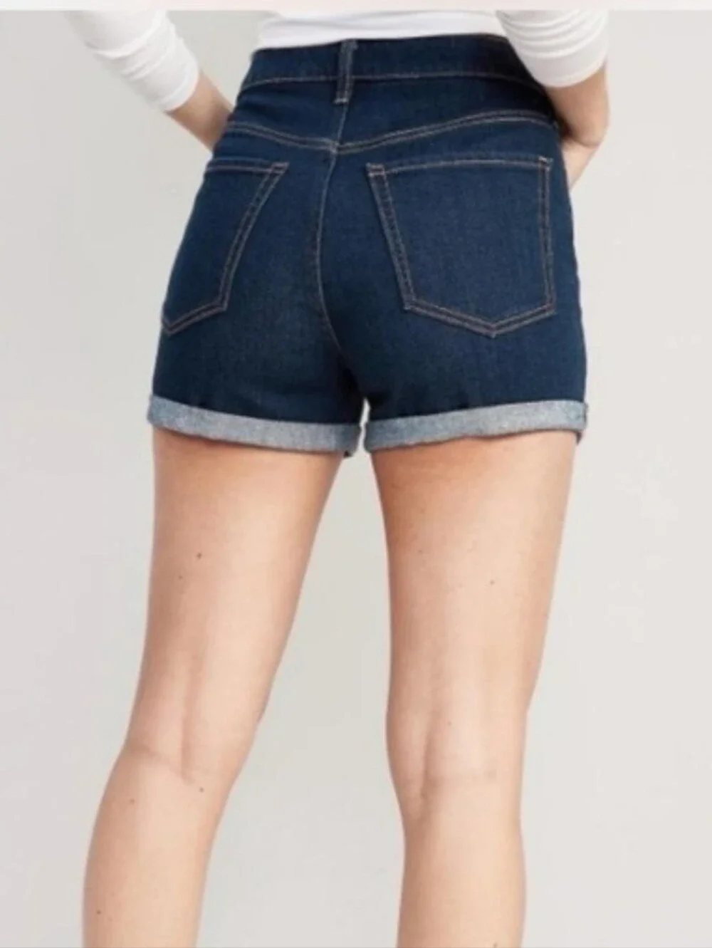 Old Navy High-Waisted Wow Denim Jean Shorts Dark Wash Cuffed Size 4 Mom Shorts - Picture 2 of 9